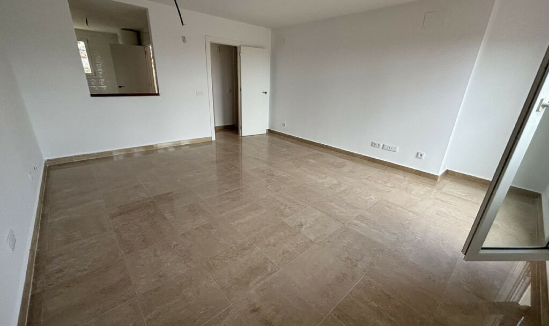 Resale - Apartment -
La Duquesa