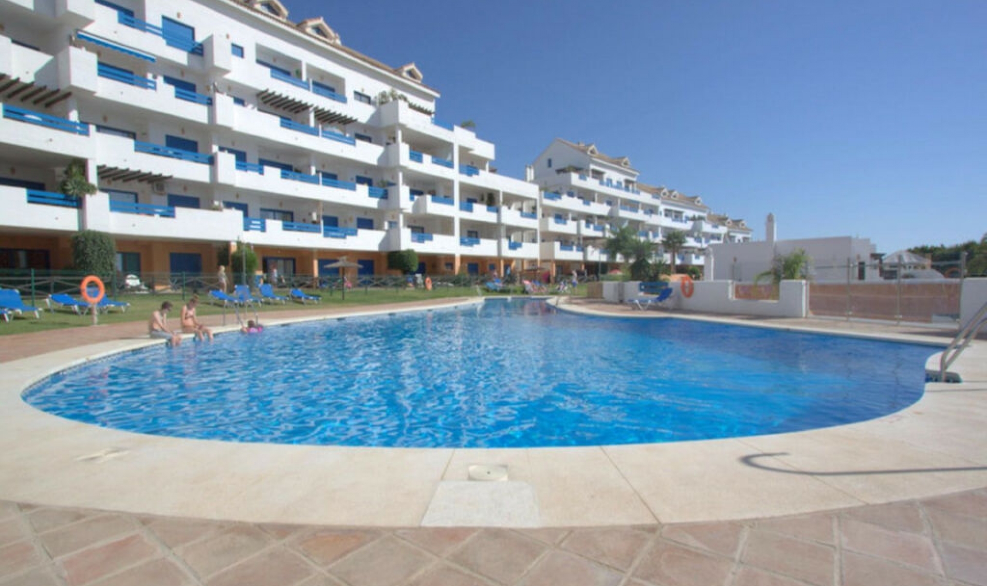 Resale - Apartment -
La Duquesa