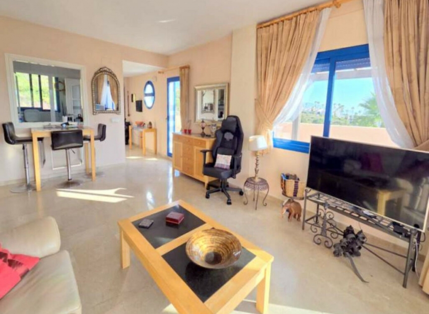 Resale - Apartment -
La Duquesa