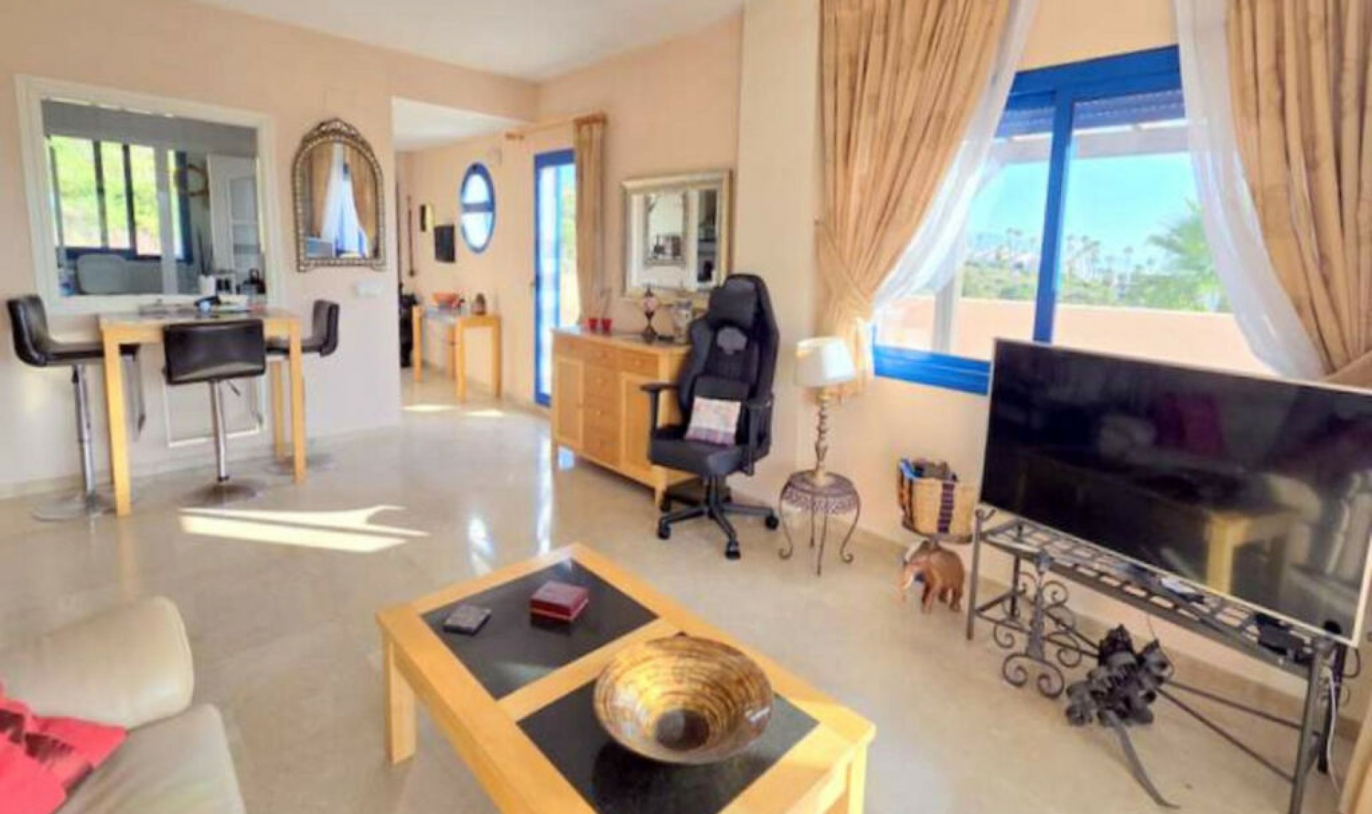 Resale - Apartment -
La Duquesa