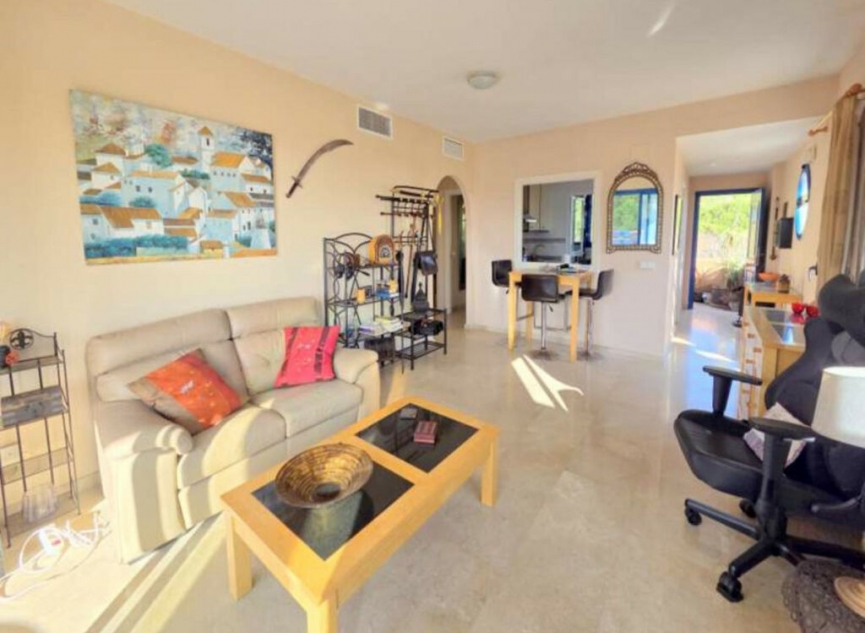 Resale - Apartment -
La Duquesa