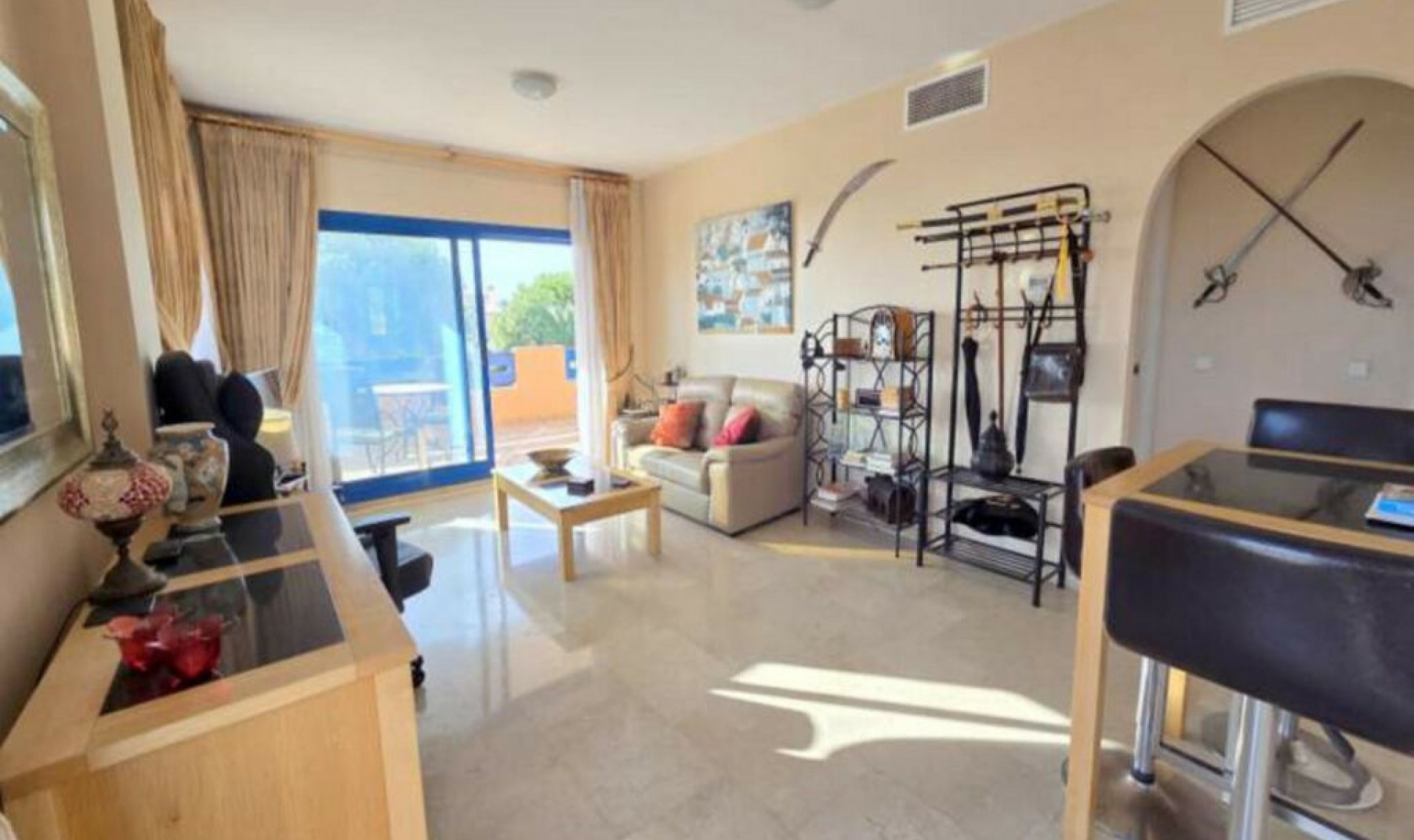 Resale - Apartment -
La Duquesa