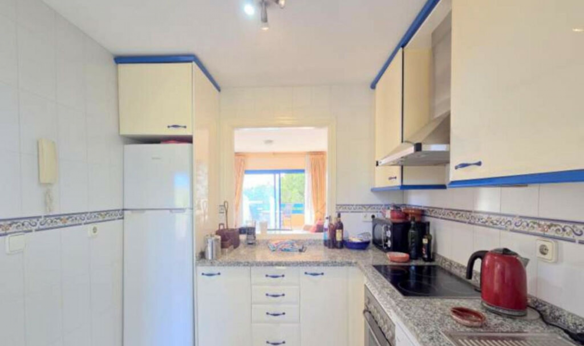 Resale - Apartment -
La Duquesa