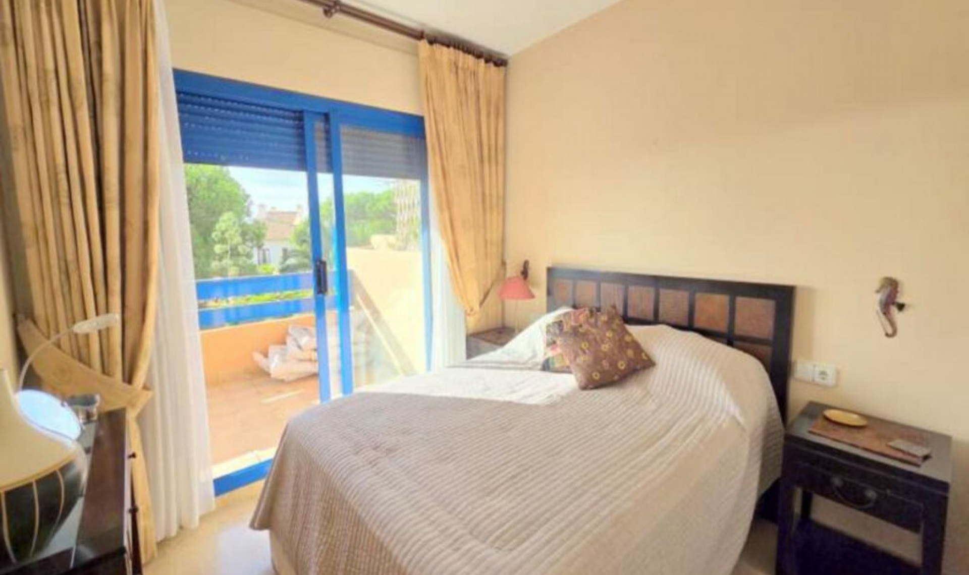 Resale - Apartment -
La Duquesa