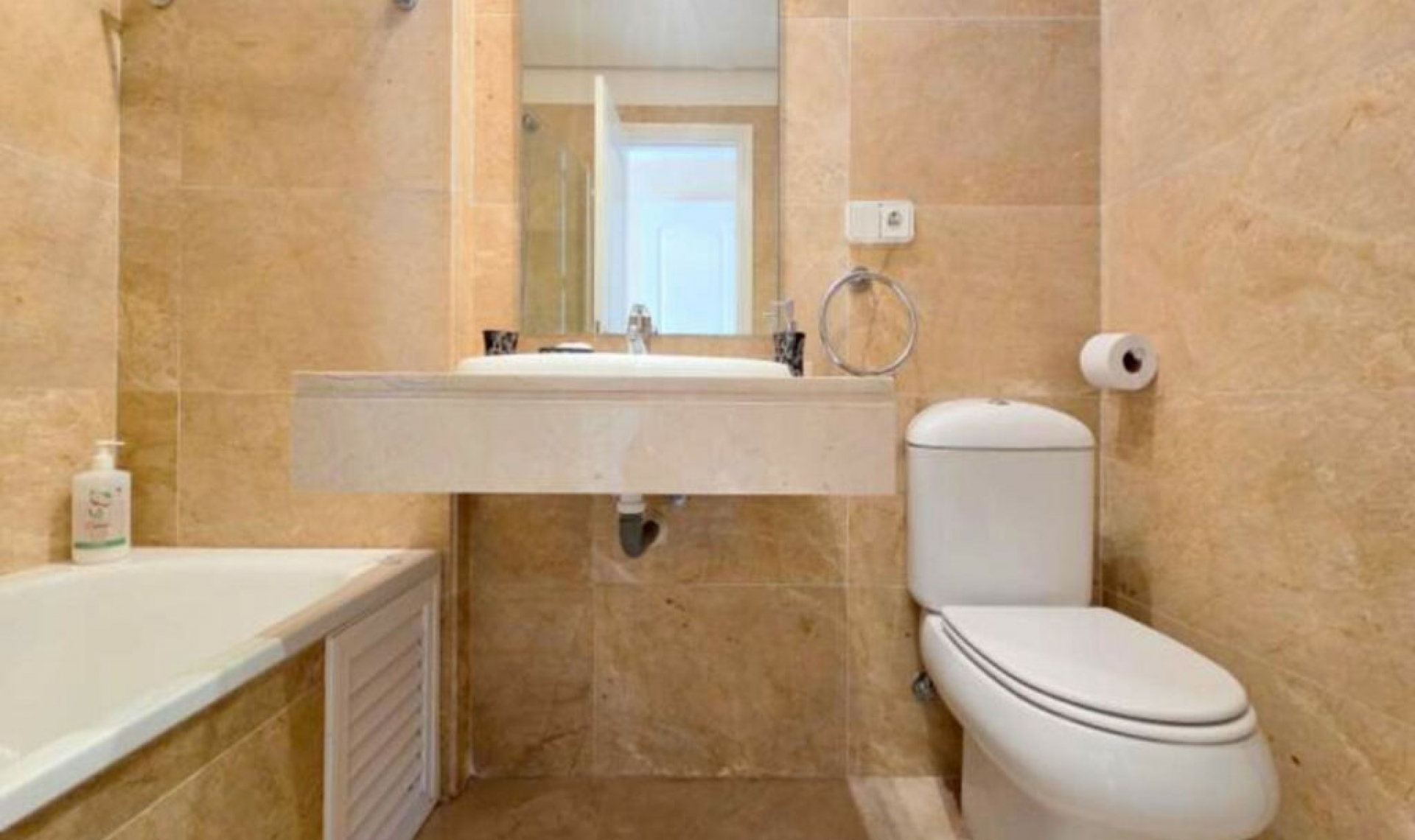 Resale - Apartment -
La Duquesa