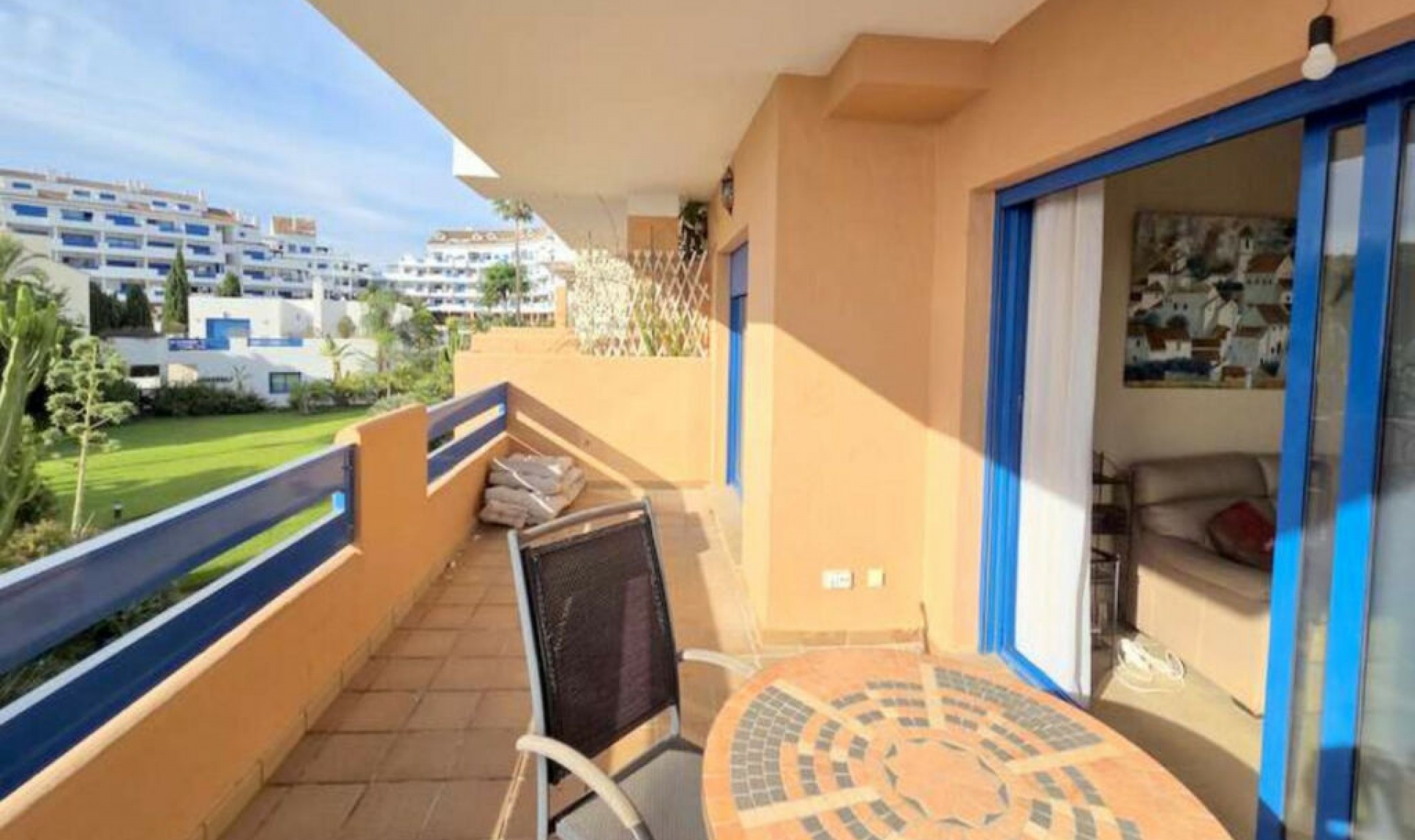 Resale - Apartment -
La Duquesa
