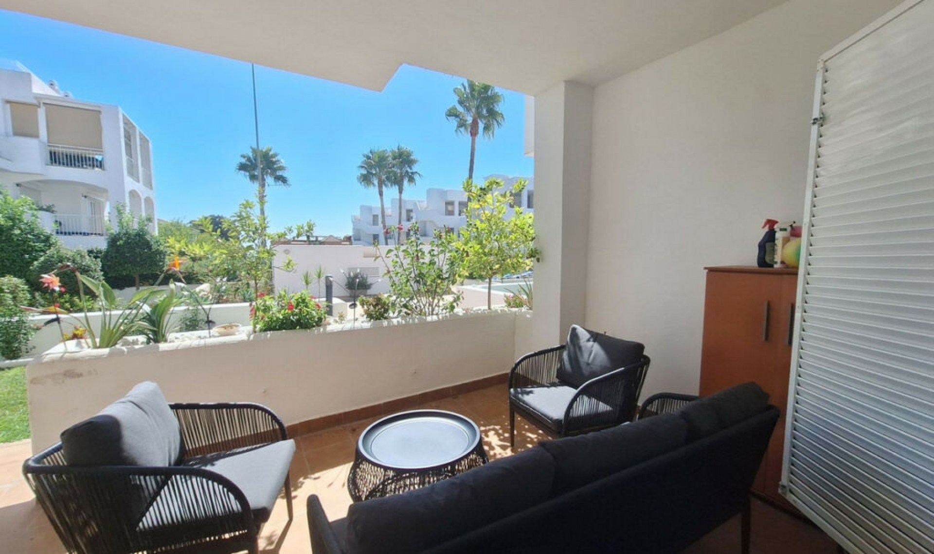 Resale - Apartment -
La Duquesa