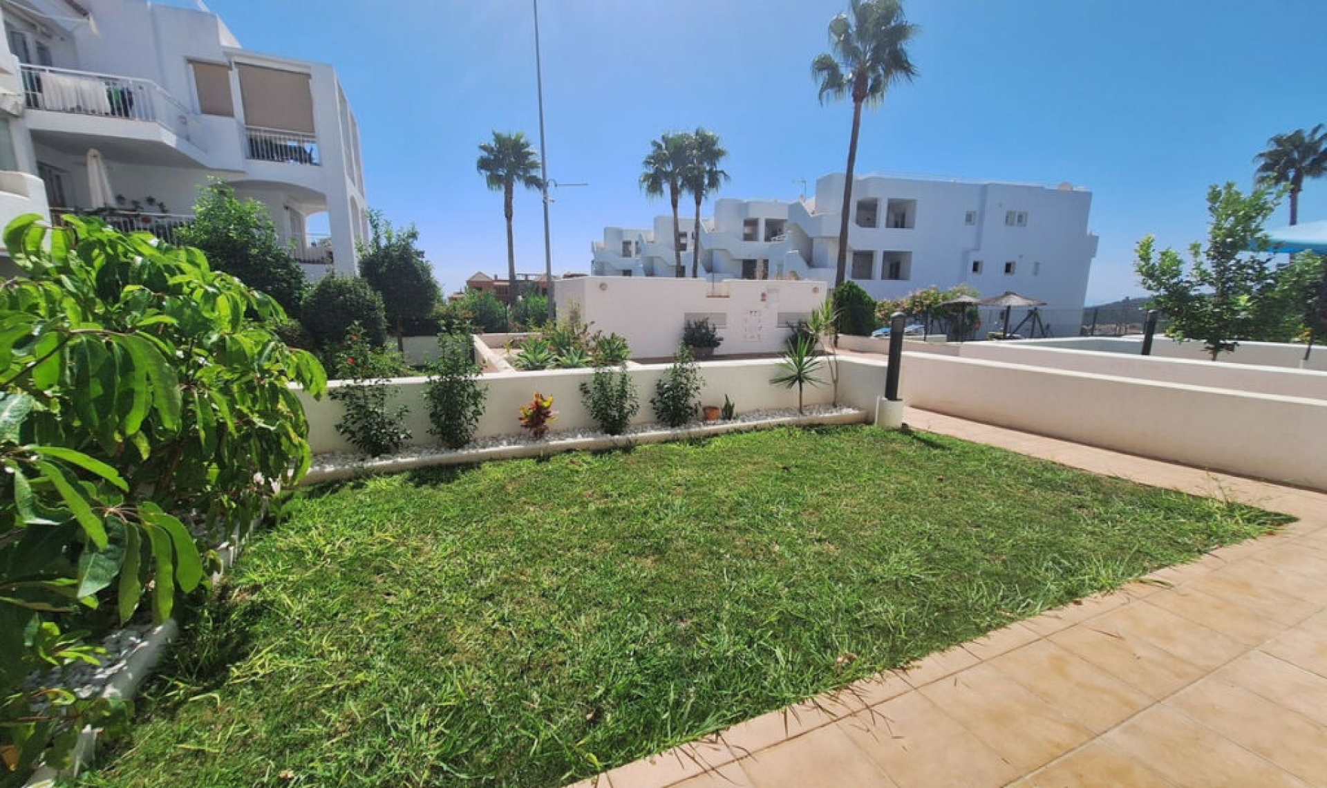 Resale - Apartment -
La Duquesa