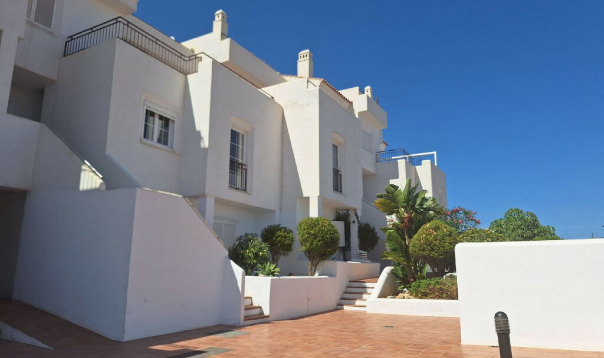 Resale - Apartment -
La Duquesa