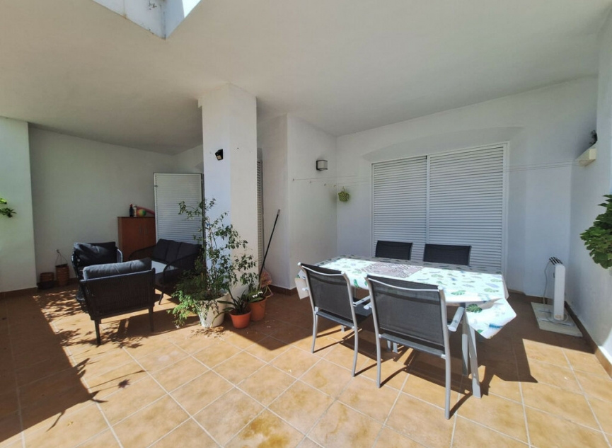 Resale - Apartment -
La Duquesa