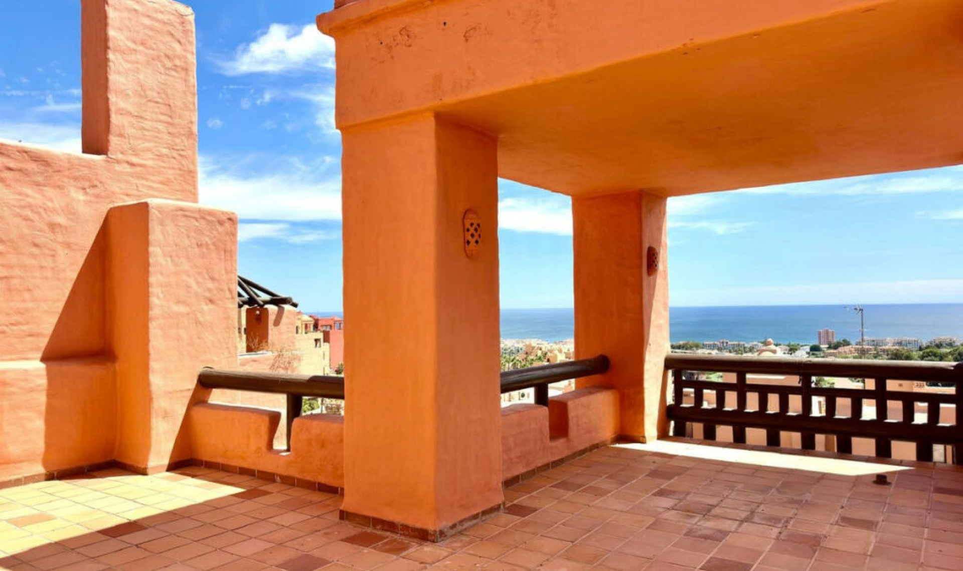Resale - Apartment -
La Duquesa