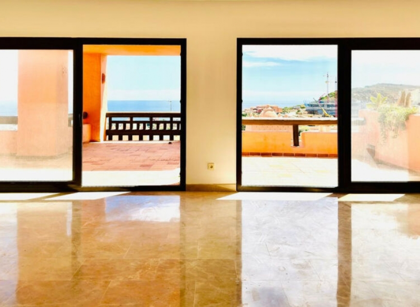 Resale - Apartment -
La Duquesa