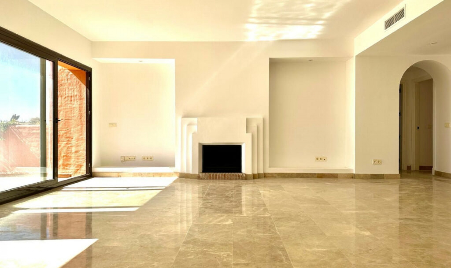 Resale - Apartment -
La Duquesa