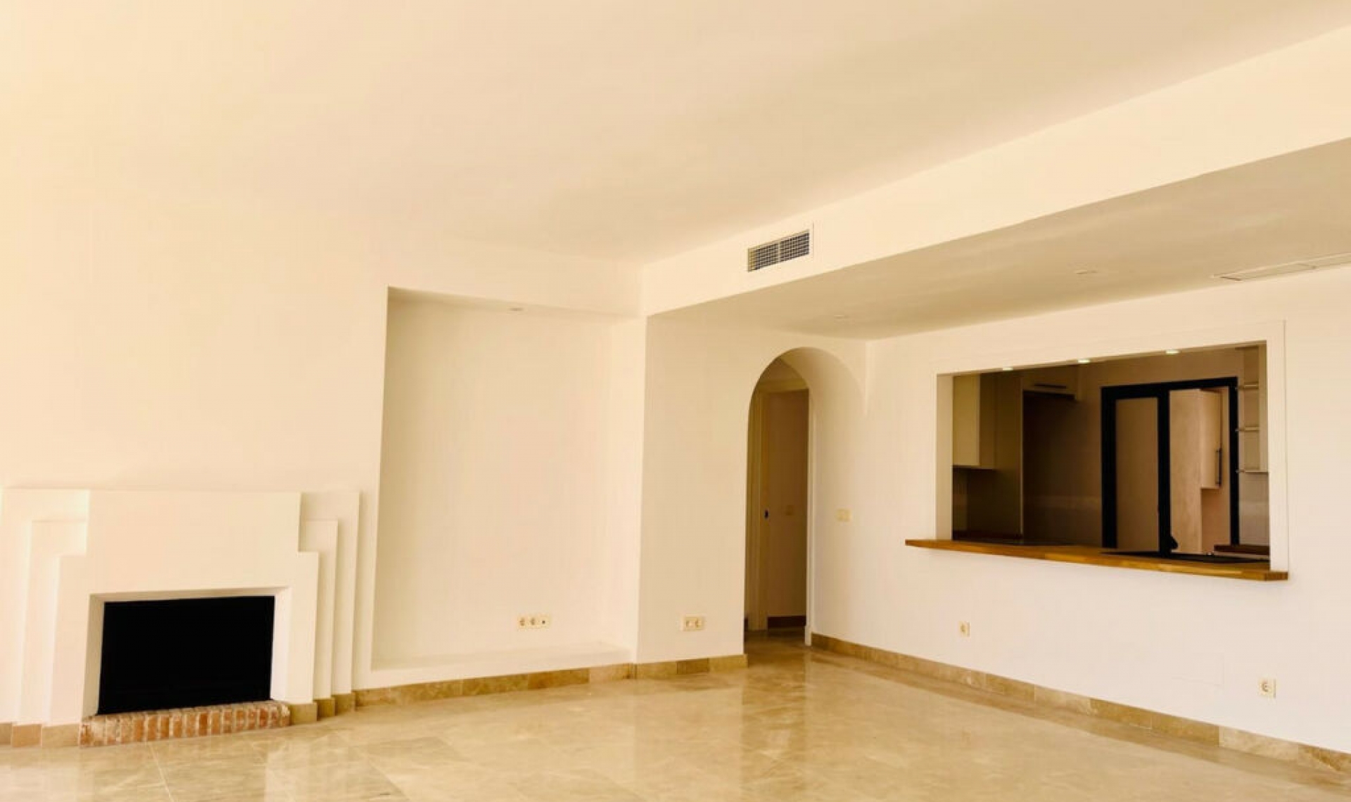 Resale - Apartment -
La Duquesa