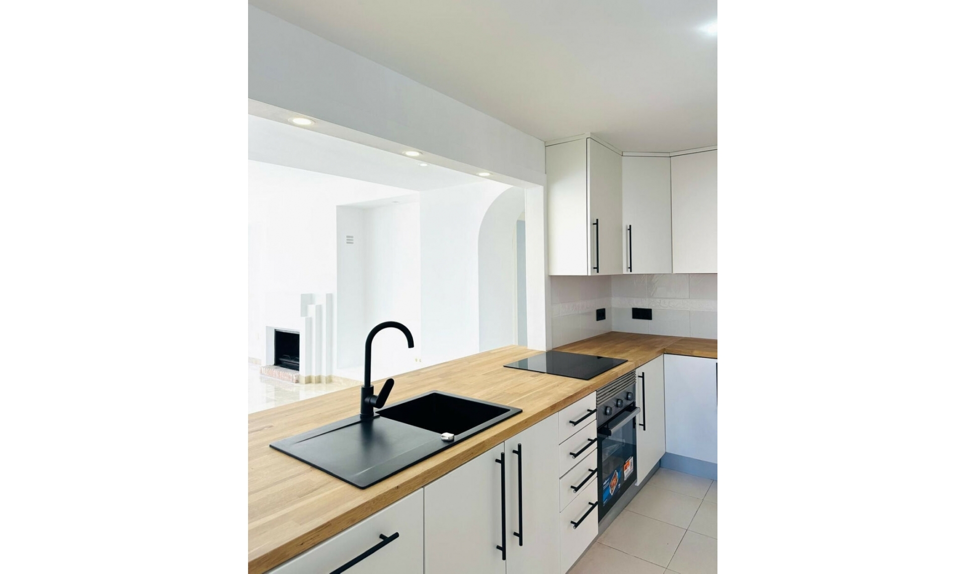 Resale - Apartment -
La Duquesa