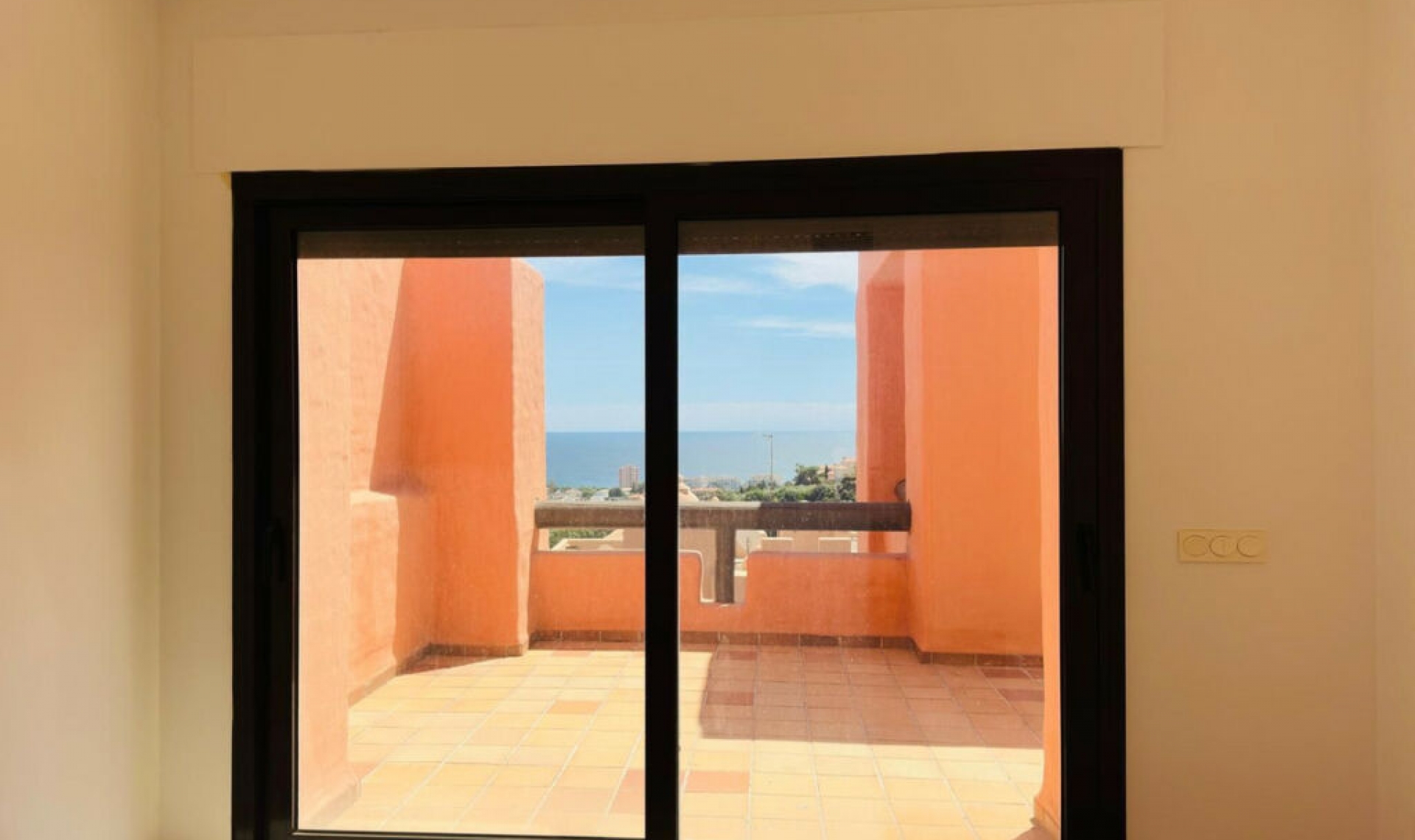 Resale - Apartment -
La Duquesa