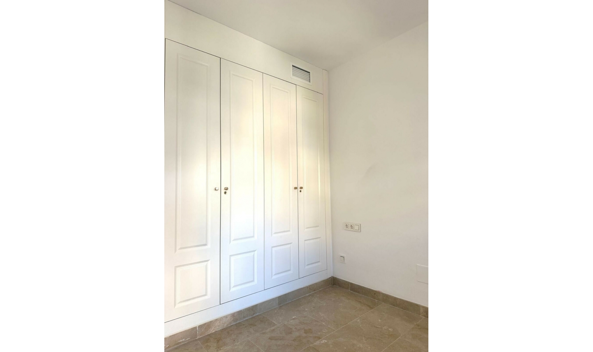 Resale - Apartment -
La Duquesa