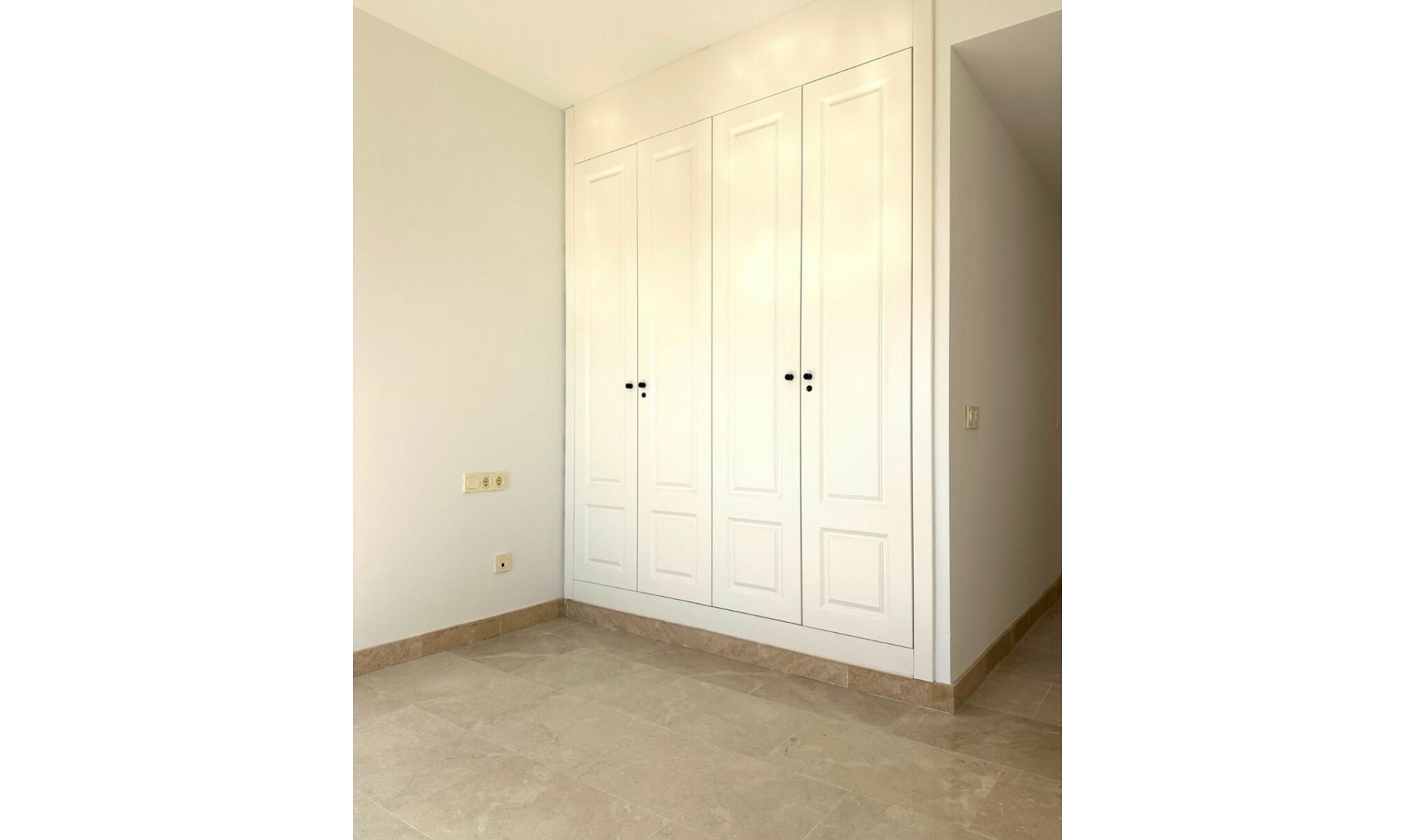 Resale - Apartment -
La Duquesa