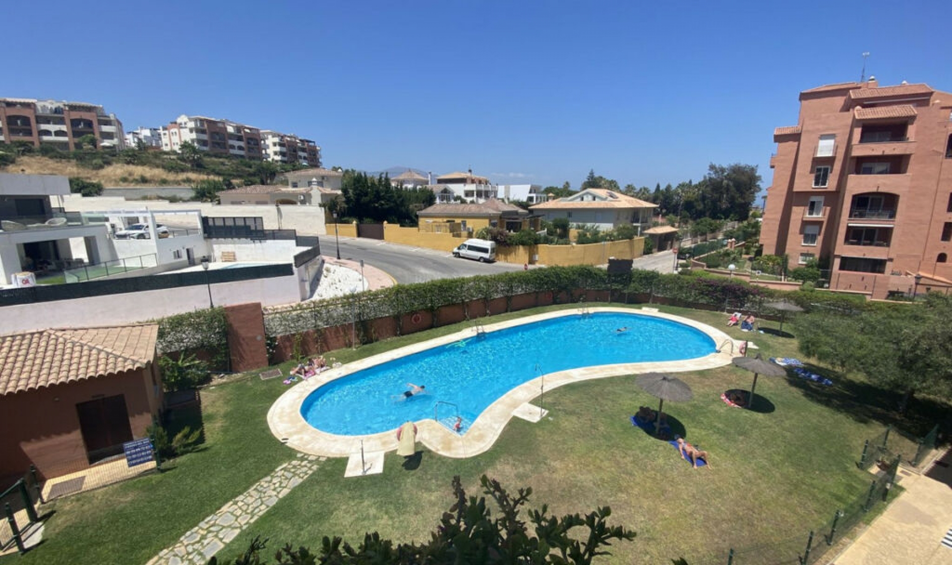 Resale - Apartment -
La Duquesa