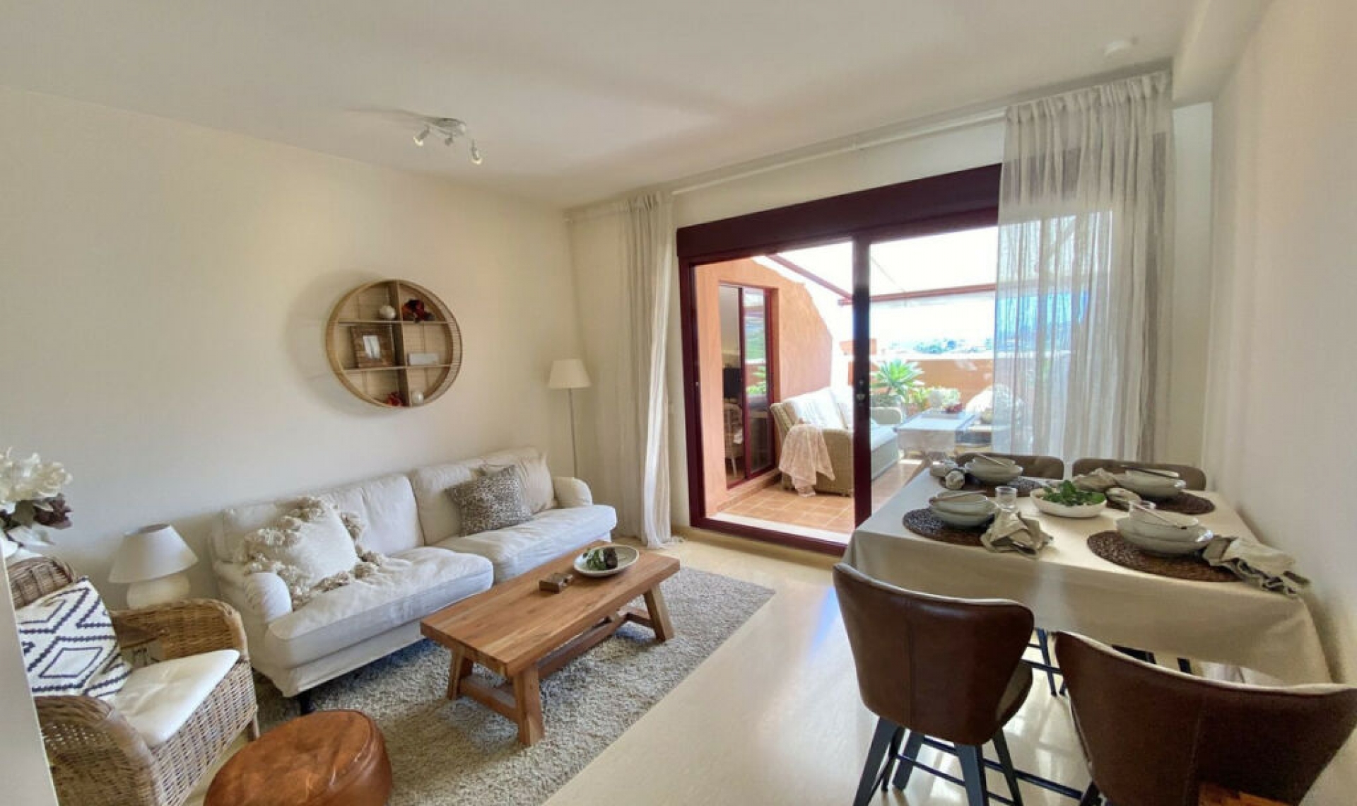 Resale - Apartment -
La Duquesa