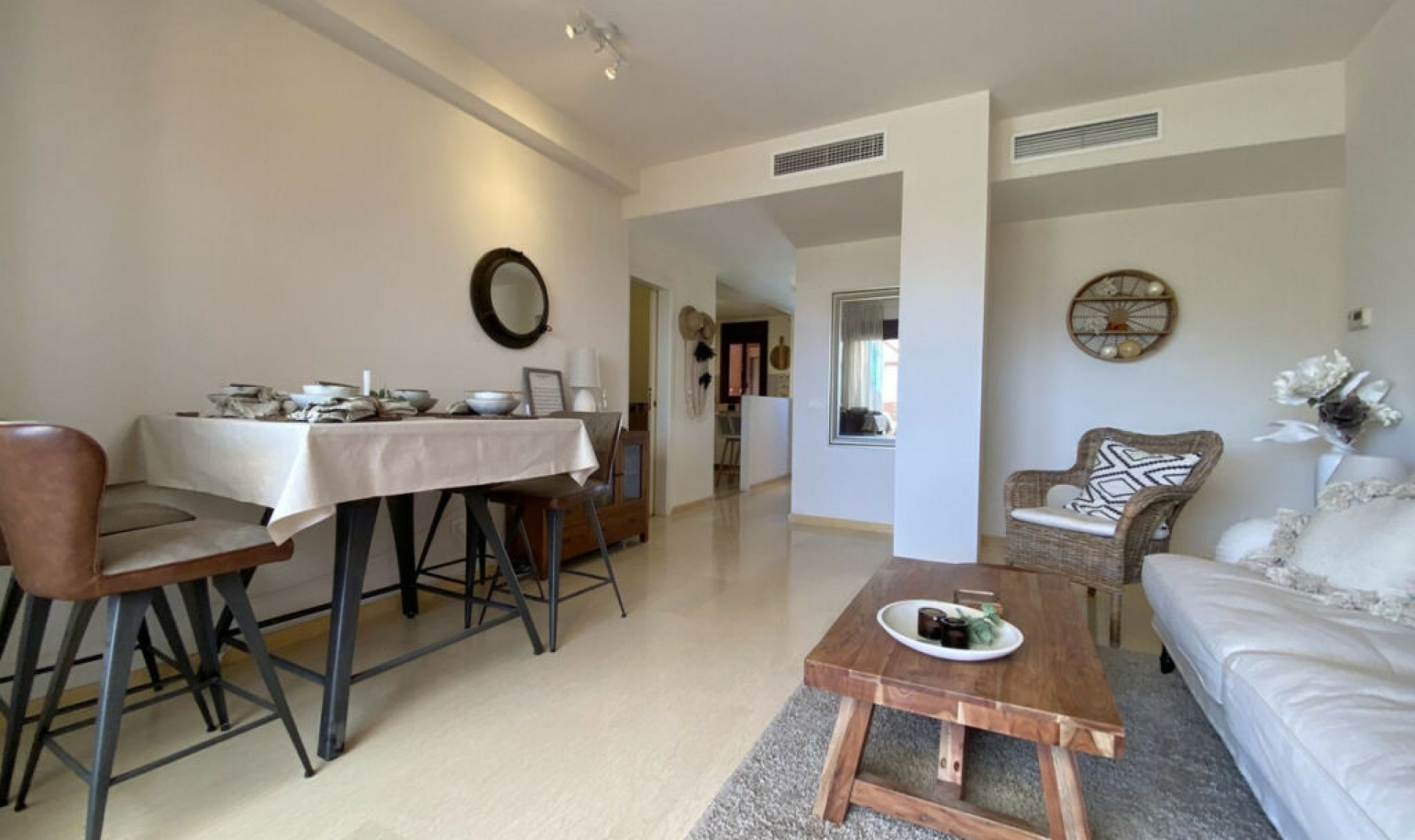 Resale - Apartment -
La Duquesa