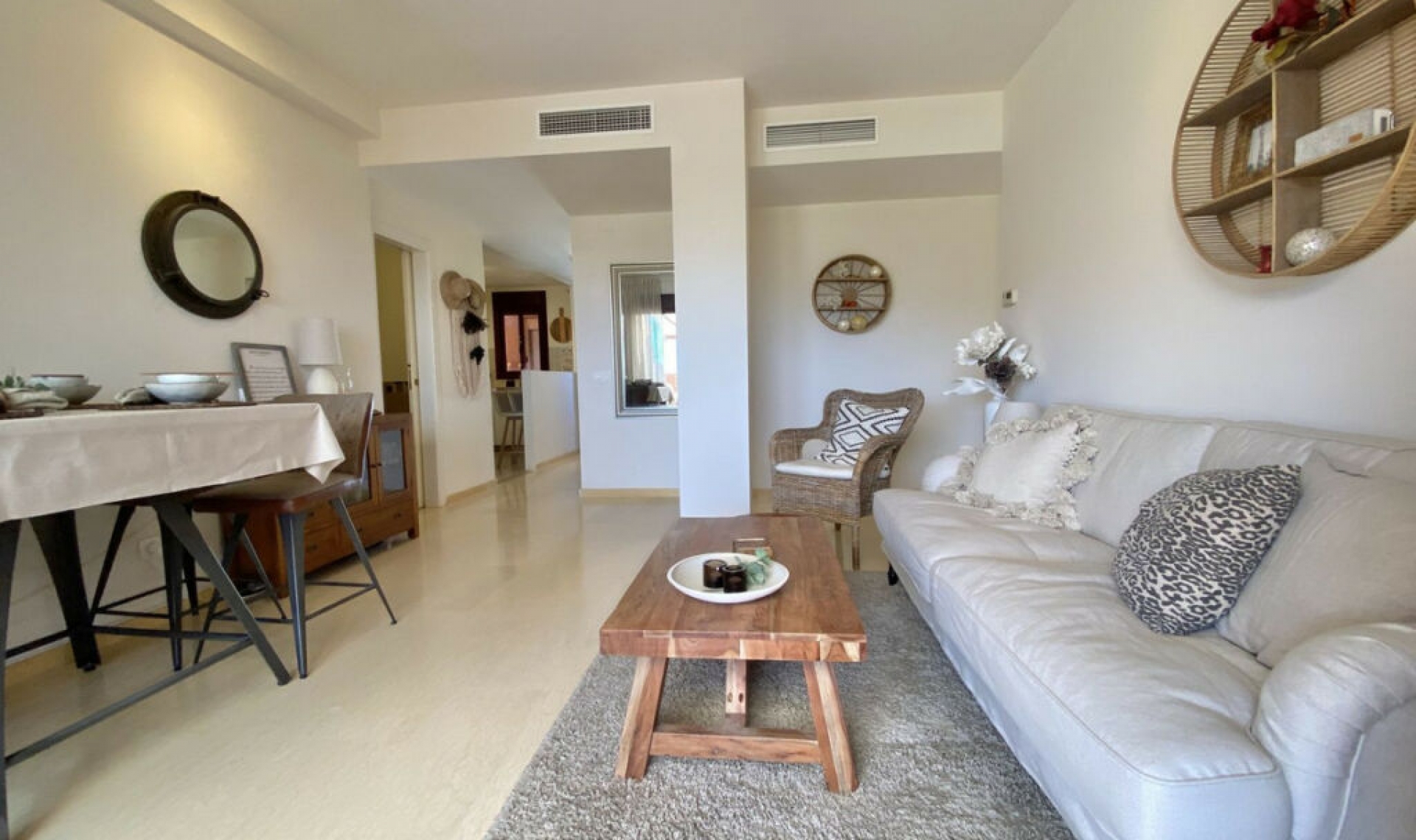 Resale - Apartment -
La Duquesa