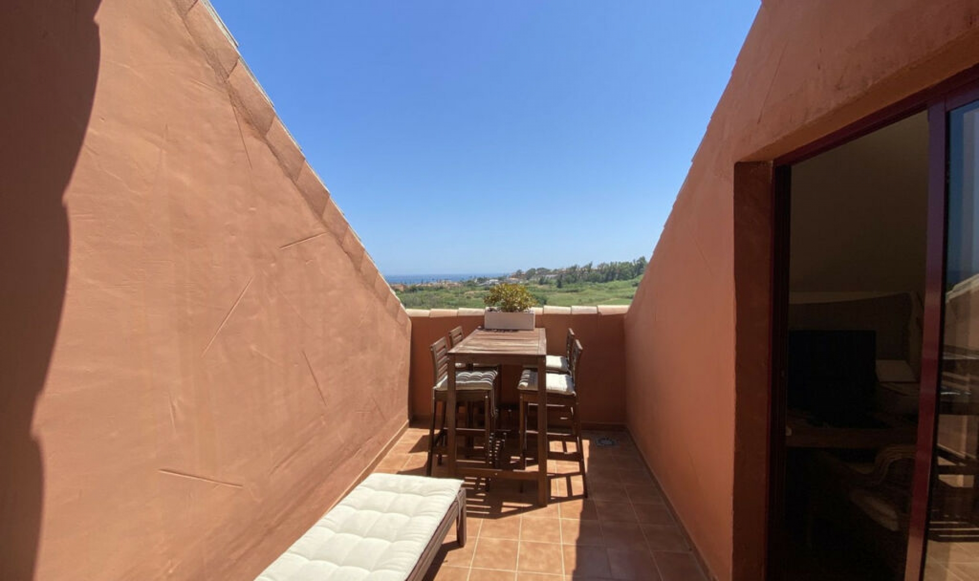 Resale - Apartment -
La Duquesa