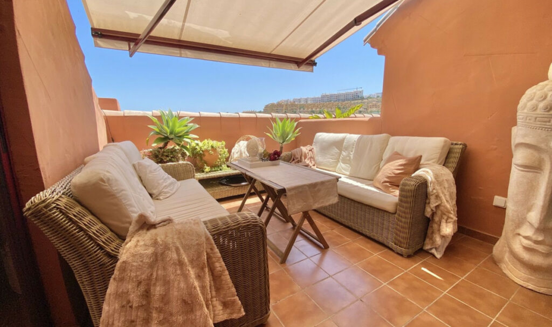 Resale - Apartment -
La Duquesa
