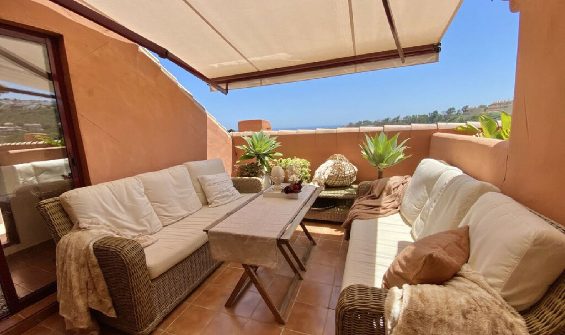 Resale - Apartment -
La Duquesa