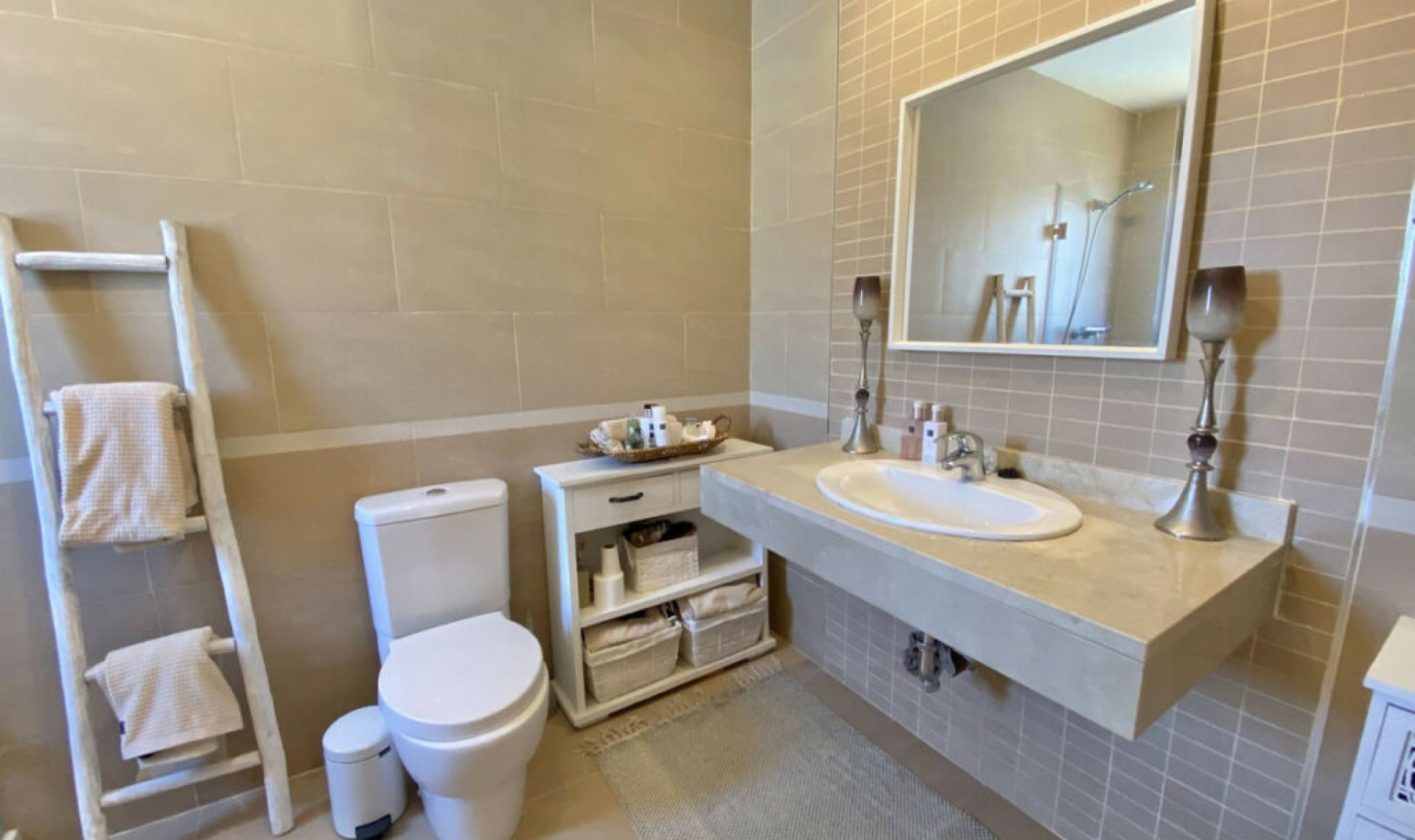 Resale - Apartment -
La Duquesa