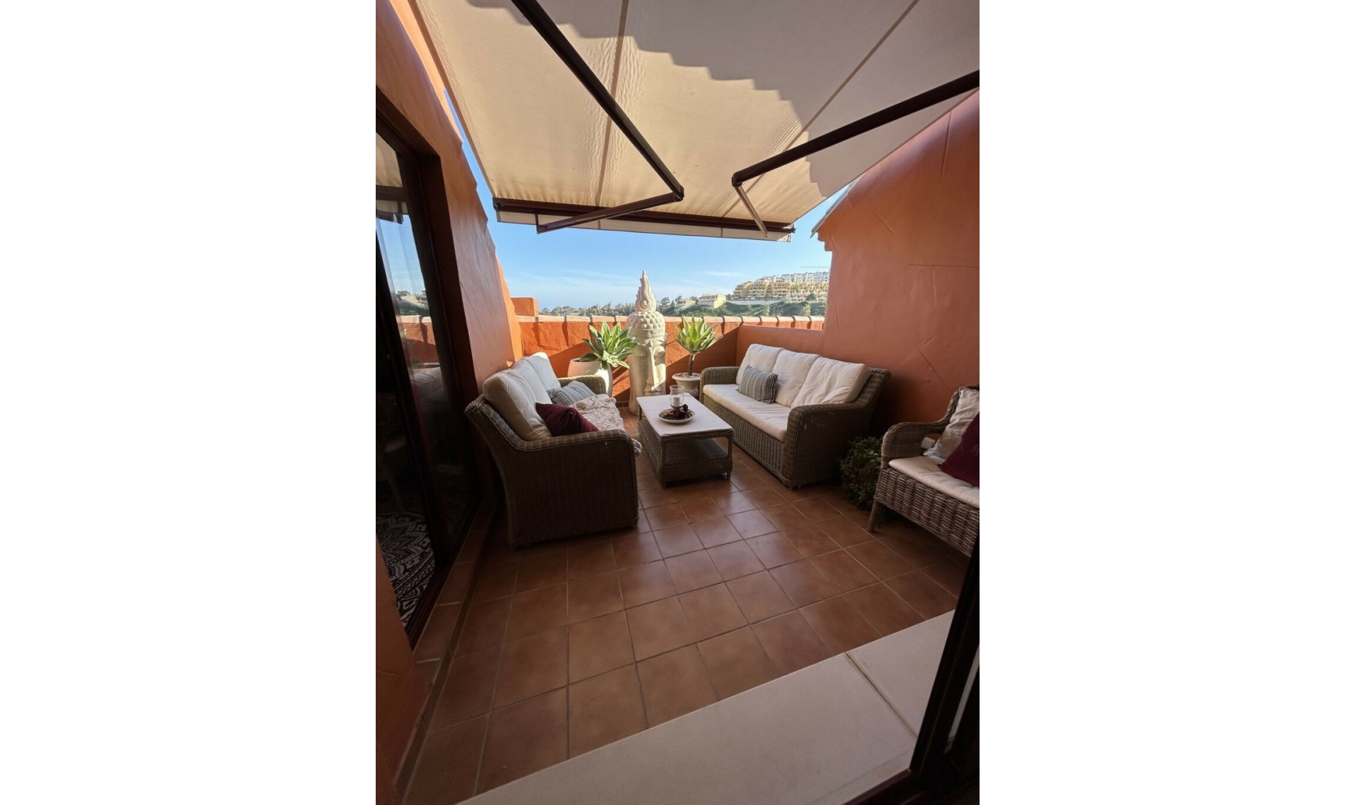 Resale - Apartment -
La Duquesa