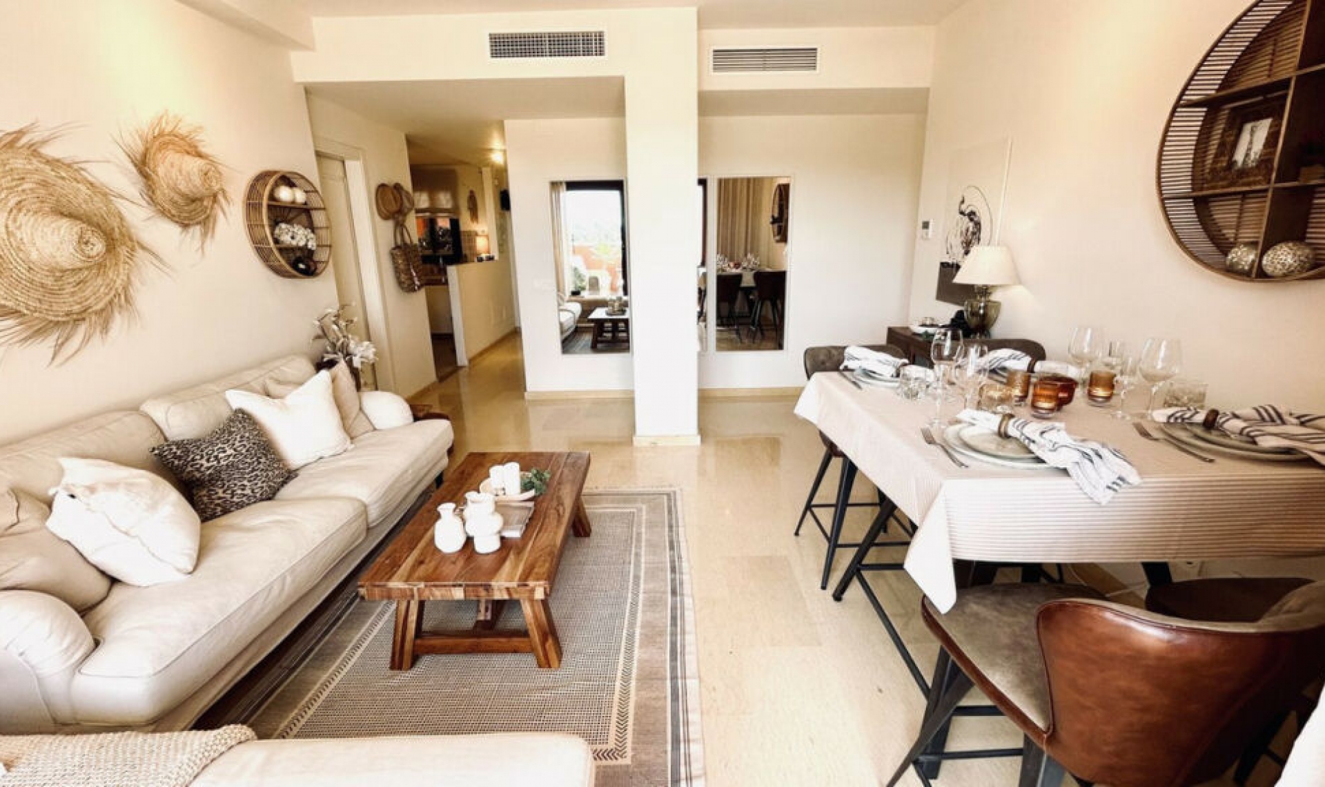 Resale - Apartment -
La Duquesa