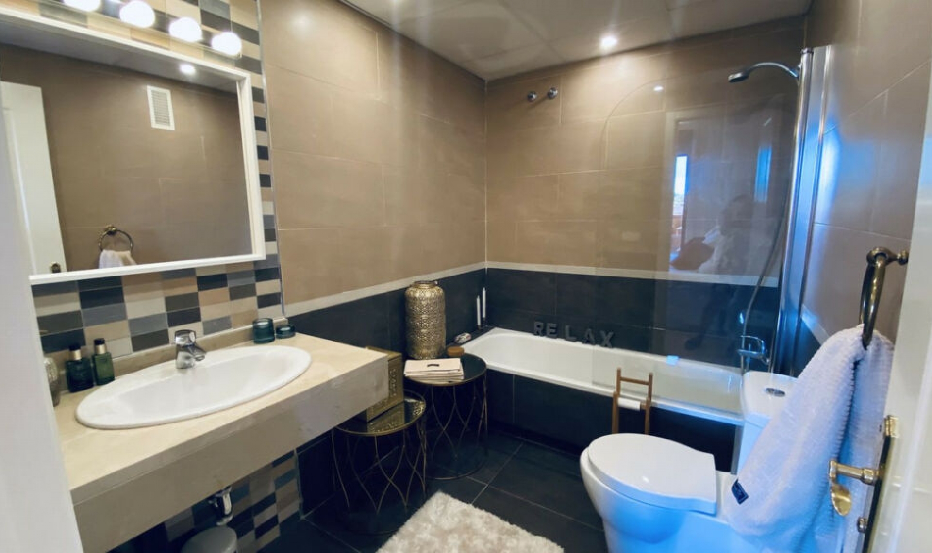 Resale - Apartment -
La Duquesa