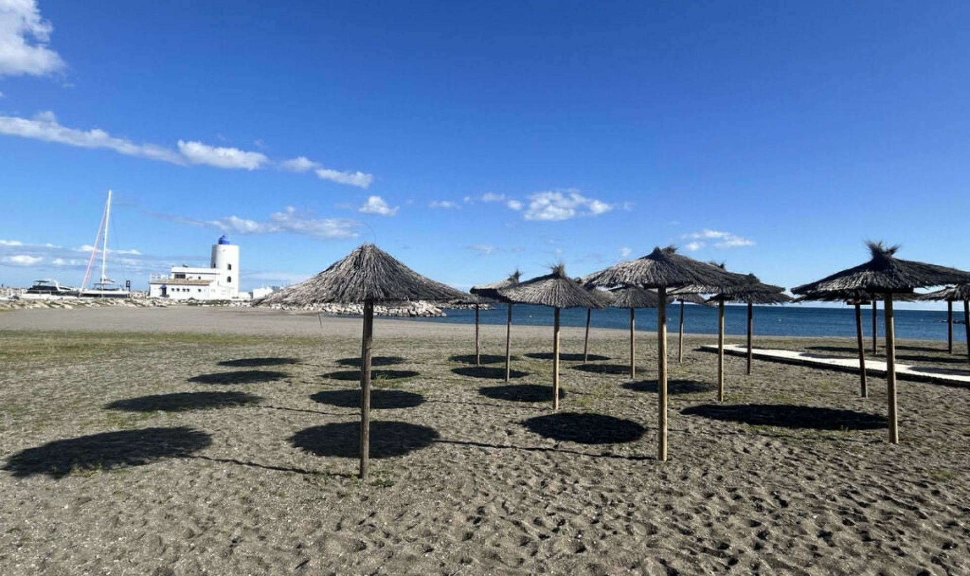 Resale - Apartment -
La Duquesa