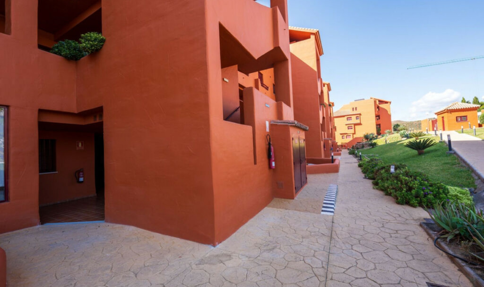 Resale - Apartment -
La Duquesa