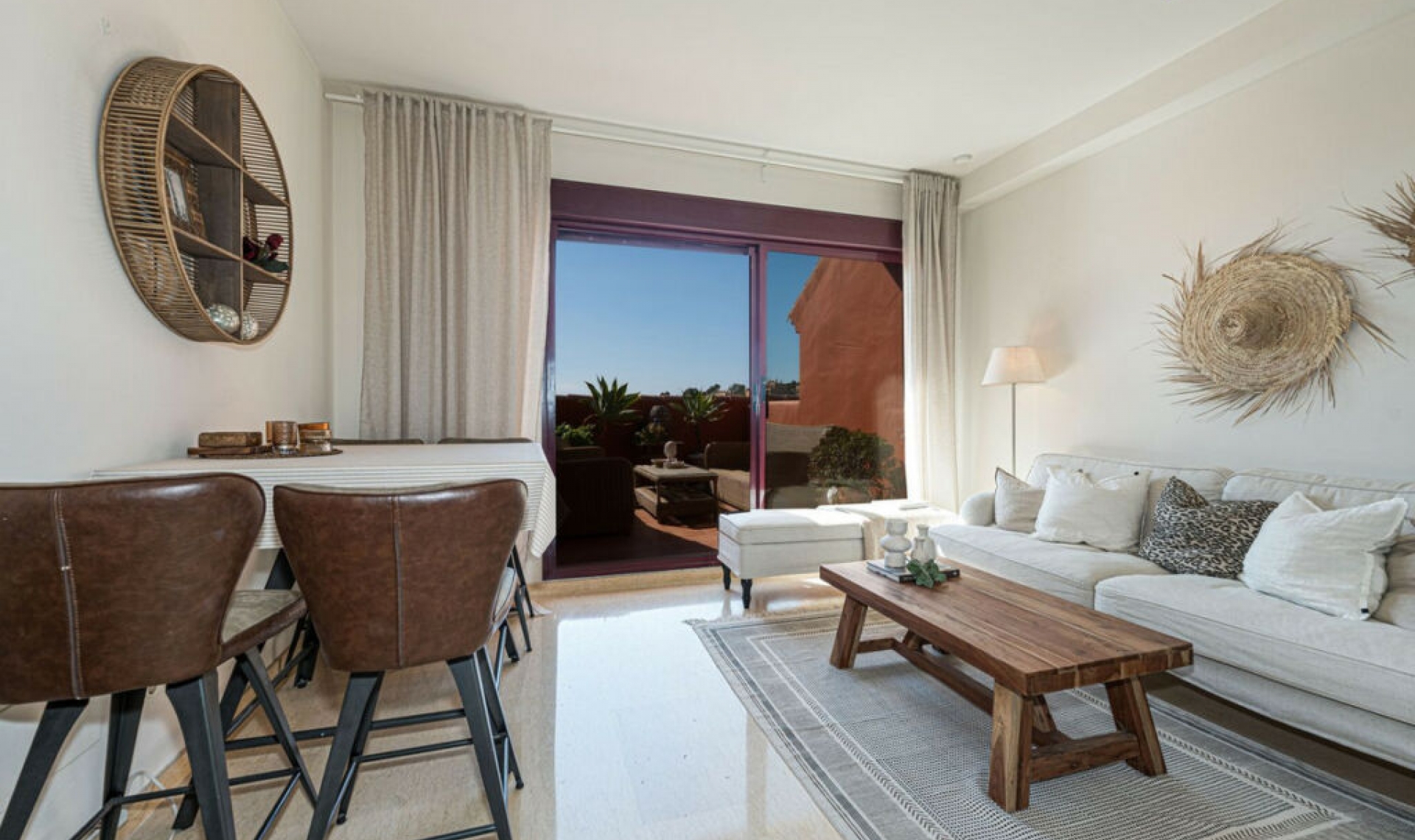 Resale - Apartment -
La Duquesa