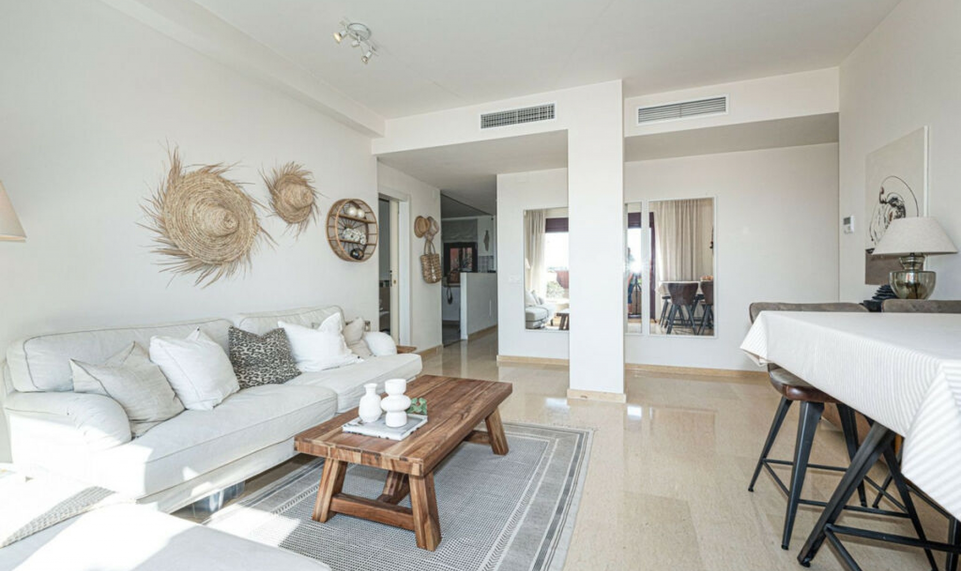 Resale - Apartment -
La Duquesa