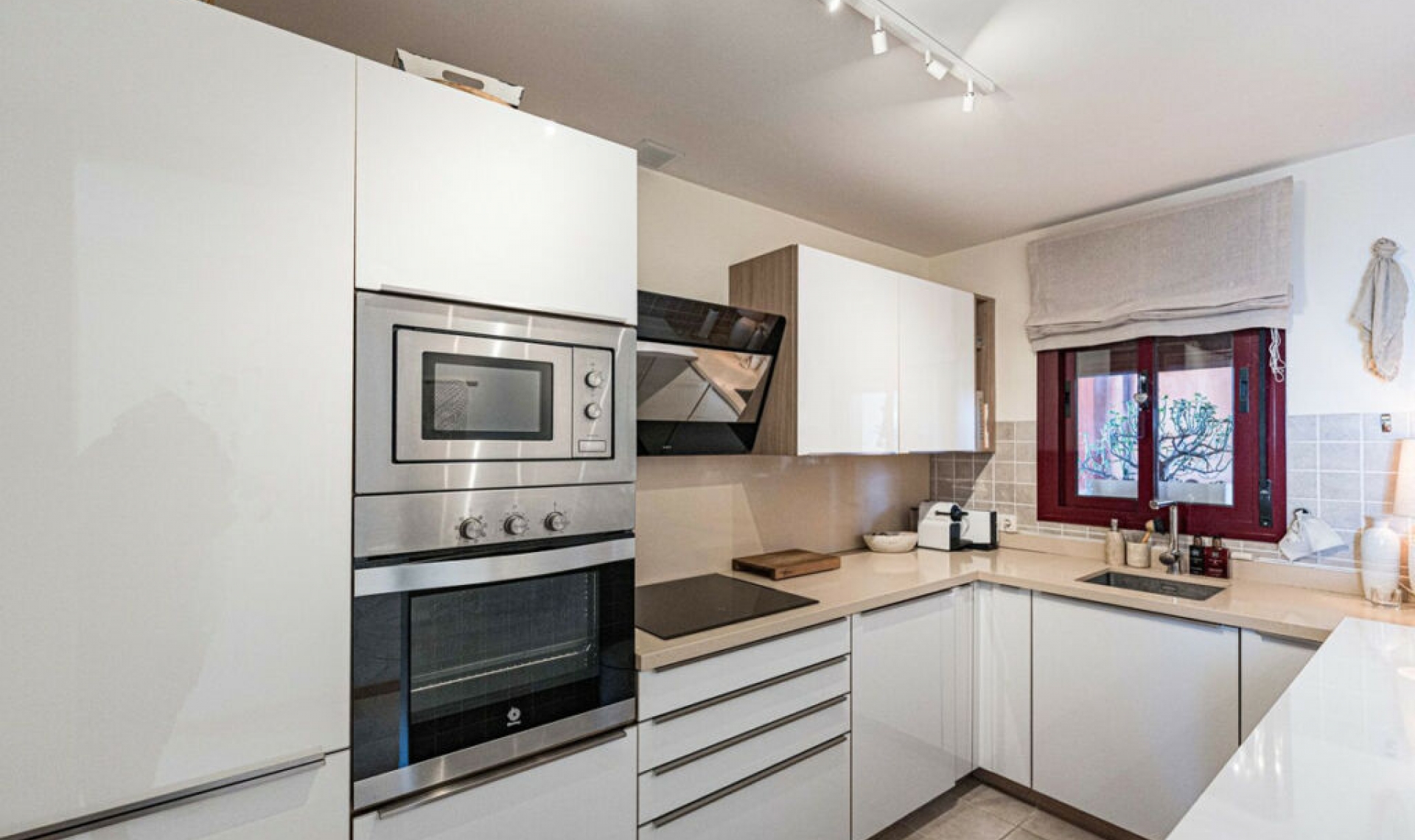 Resale - Apartment -
La Duquesa