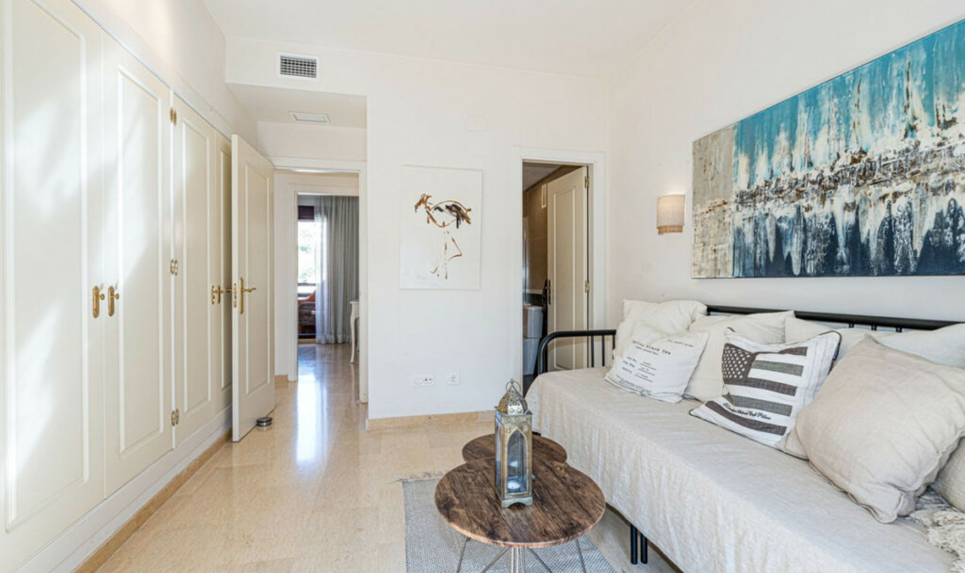 Resale - Apartment -
La Duquesa