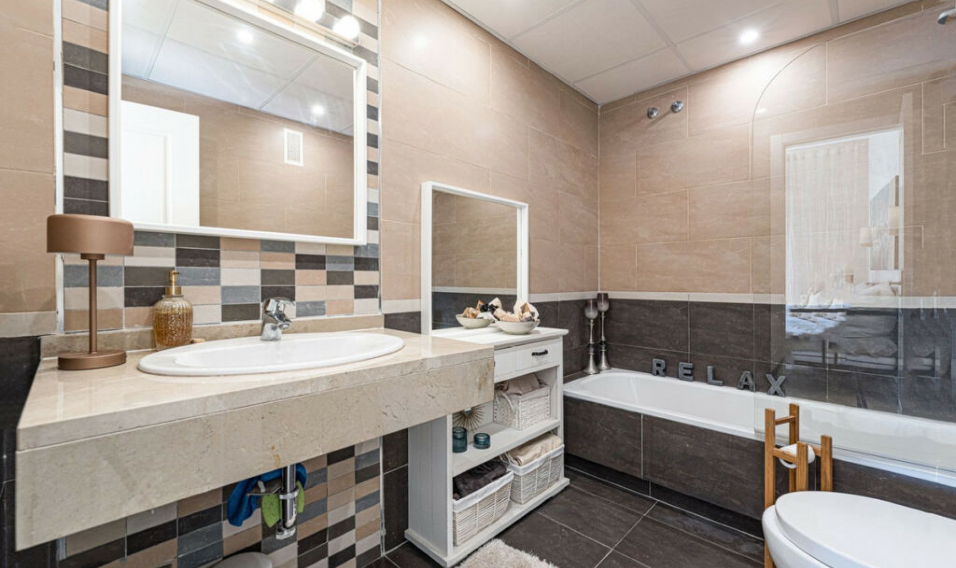 Resale - Apartment -
La Duquesa