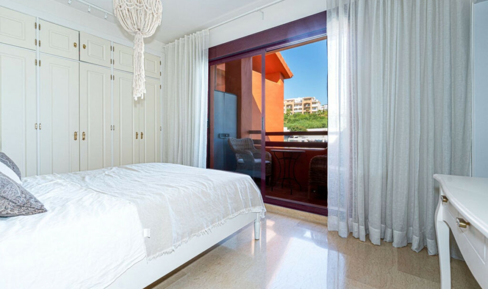 Resale - Apartment -
La Duquesa