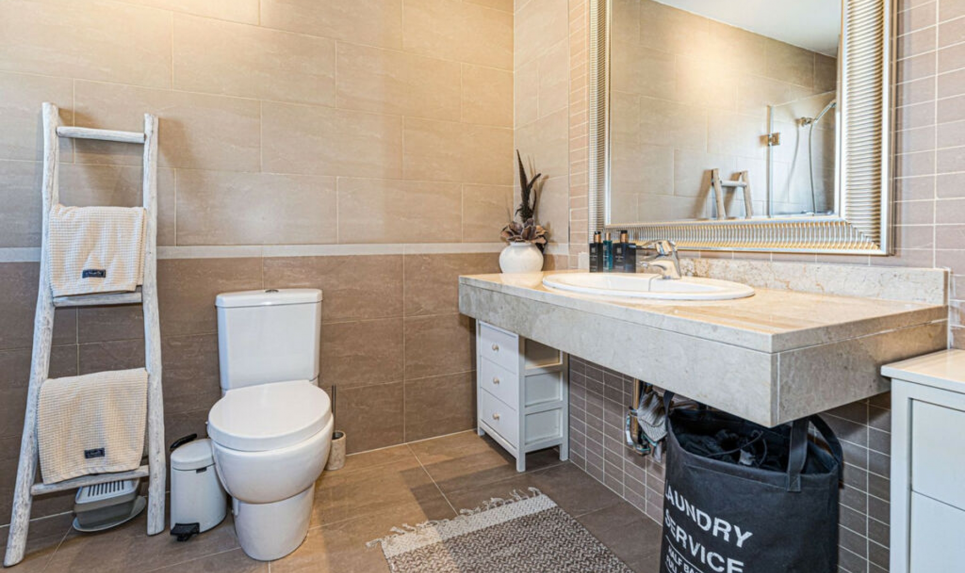 Resale - Apartment -
La Duquesa