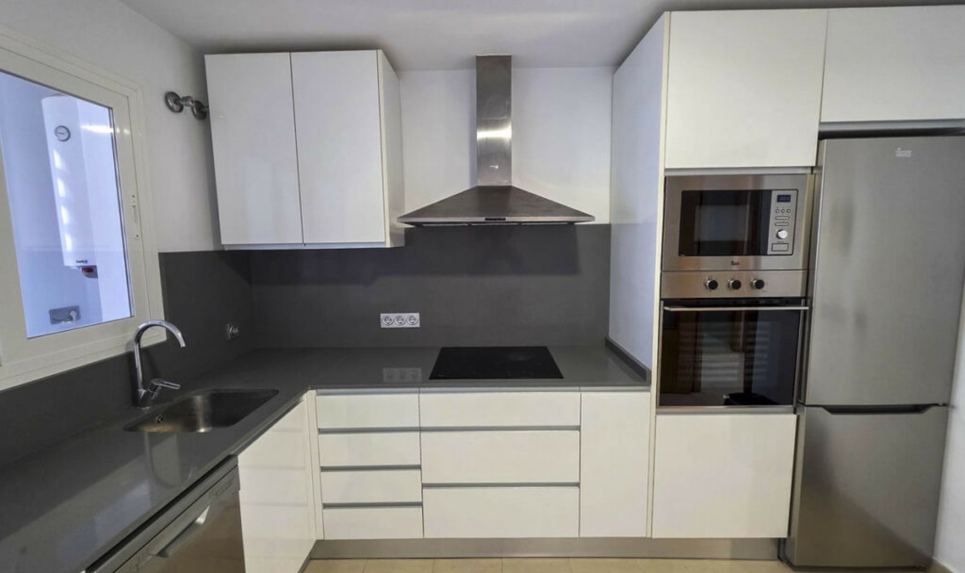 Resale - Apartment -
La Duquesa