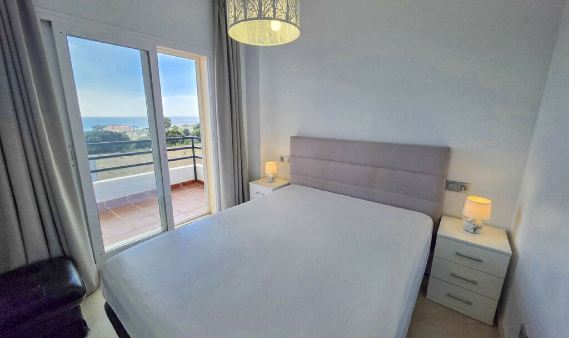 Resale - Apartment -
La Duquesa