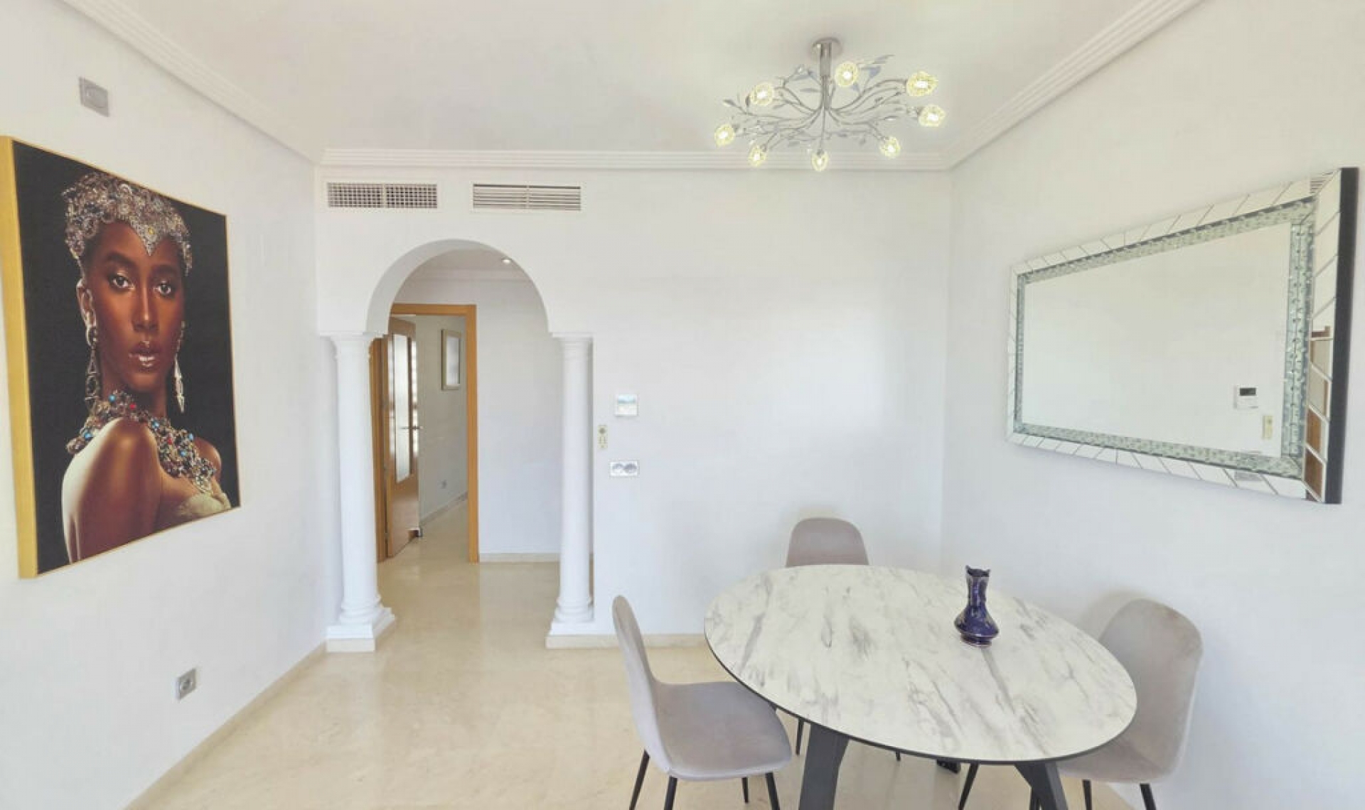 Resale - Apartment -
La Duquesa