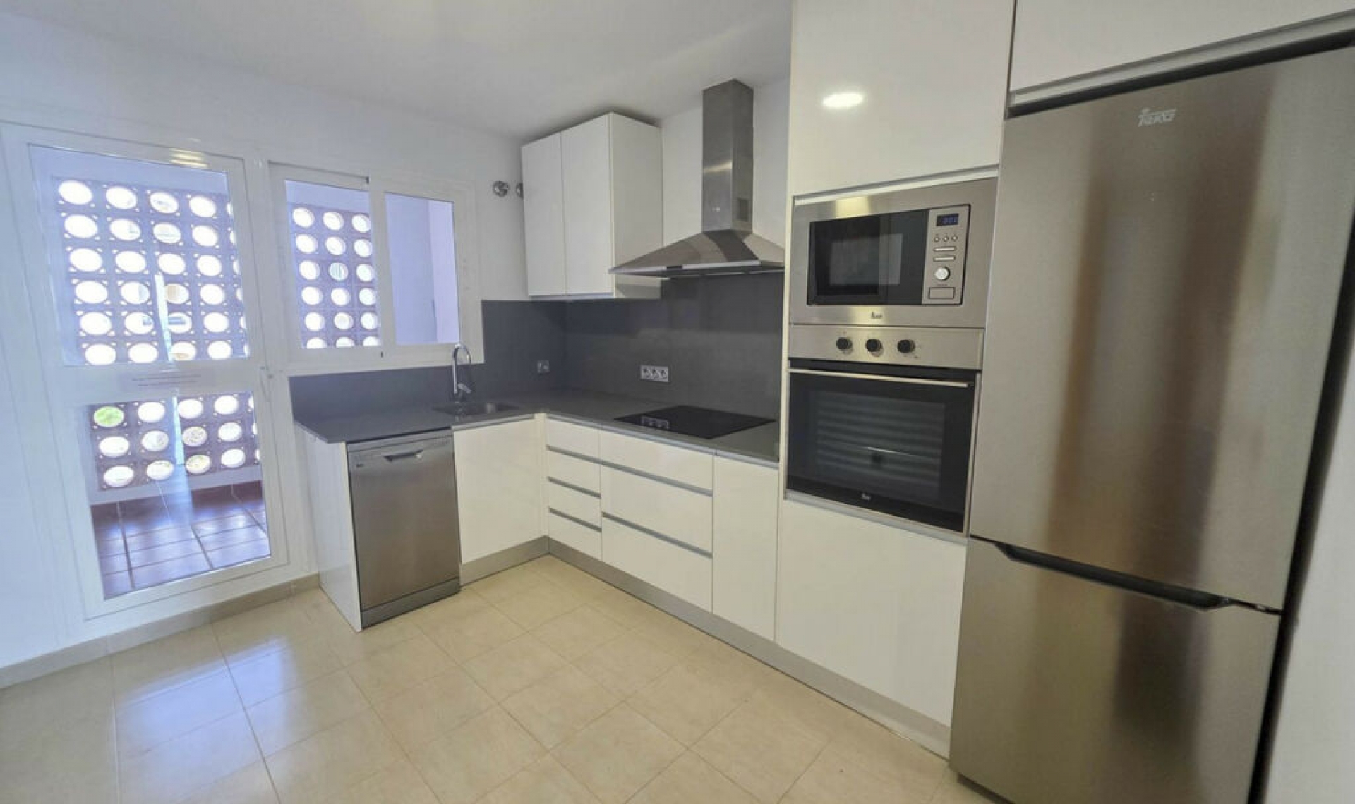 Resale - Apartment -
La Duquesa