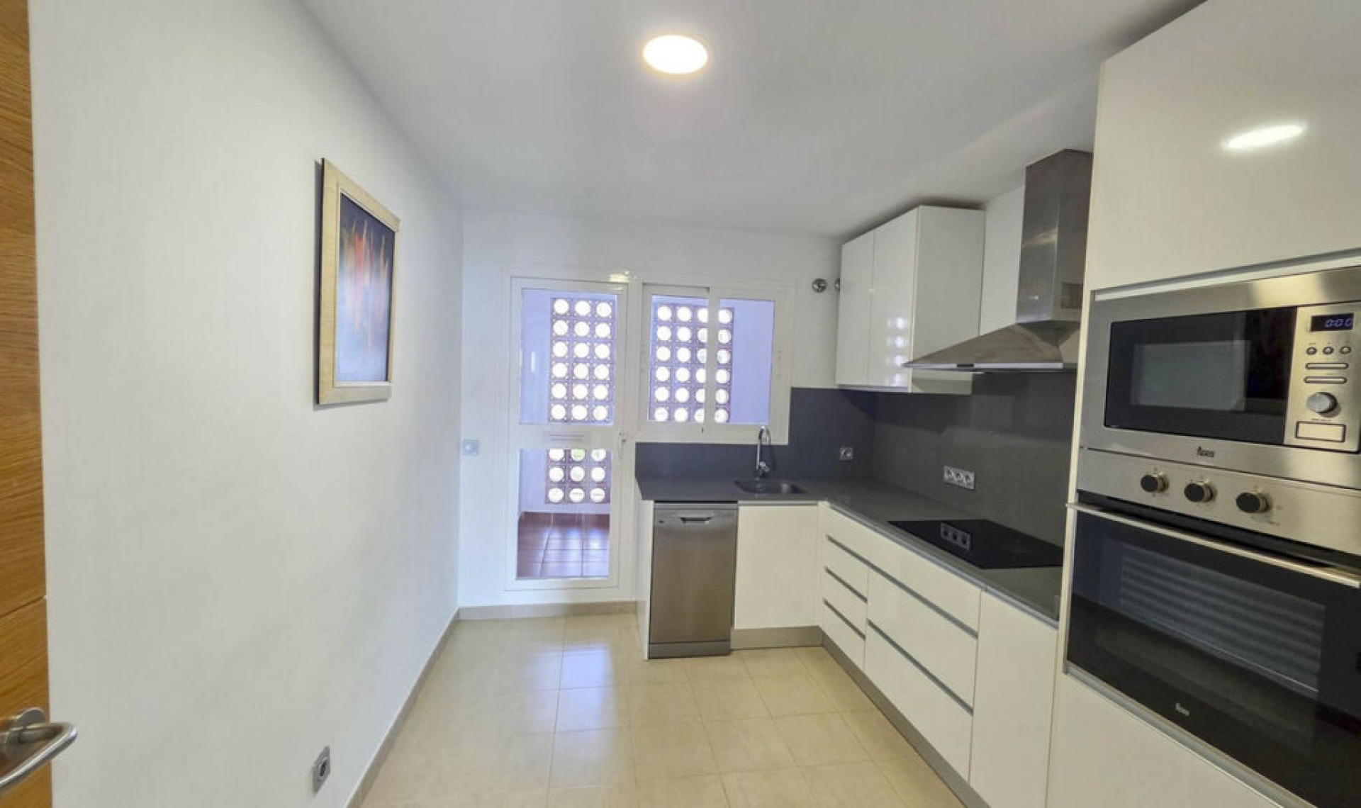 Resale - Apartment -
La Duquesa