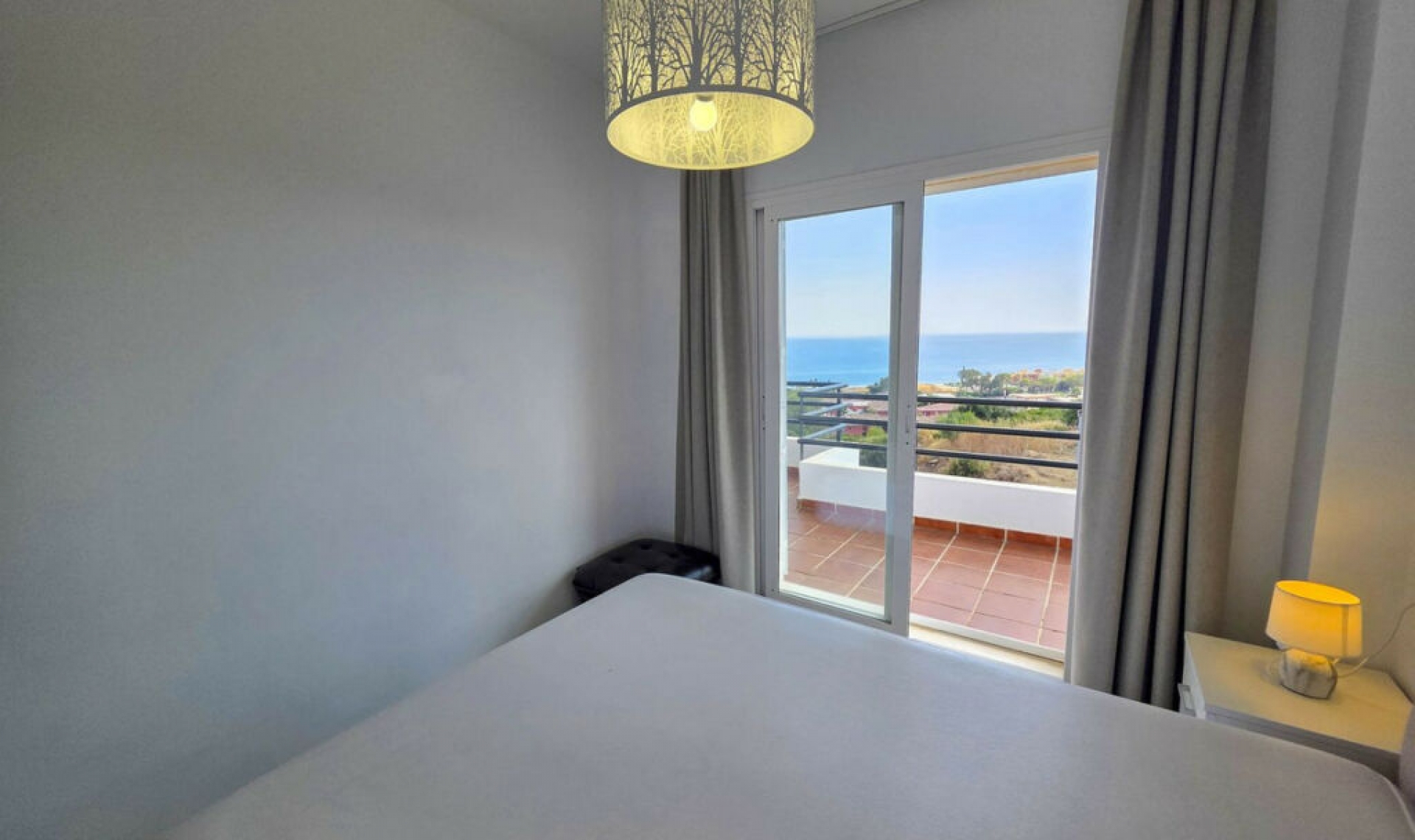 Resale - Apartment -
La Duquesa