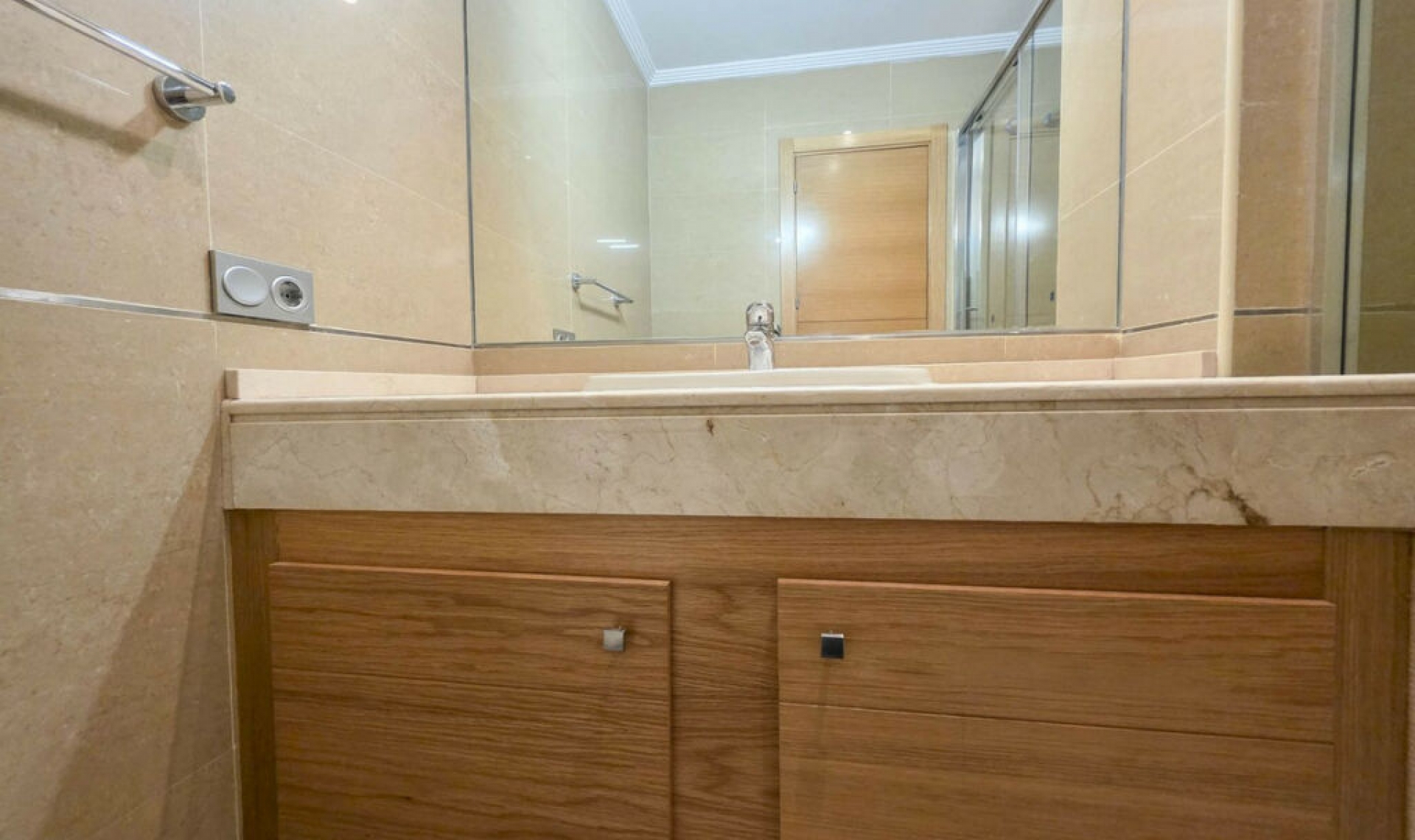 Resale - Apartment -
La Duquesa