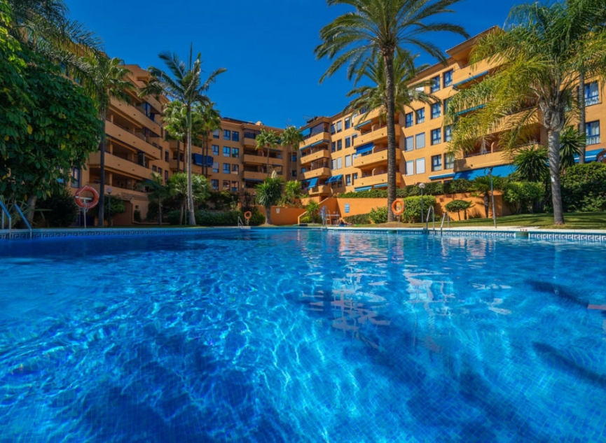 Resale - Apartment -
La Duquesa